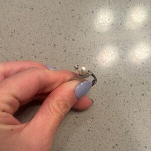 Elegant Silver Pearl Ring
